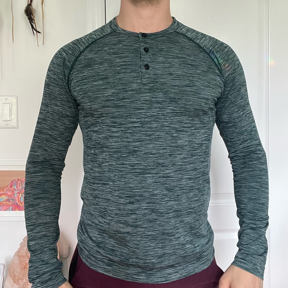 Lululemon metal vent Henley